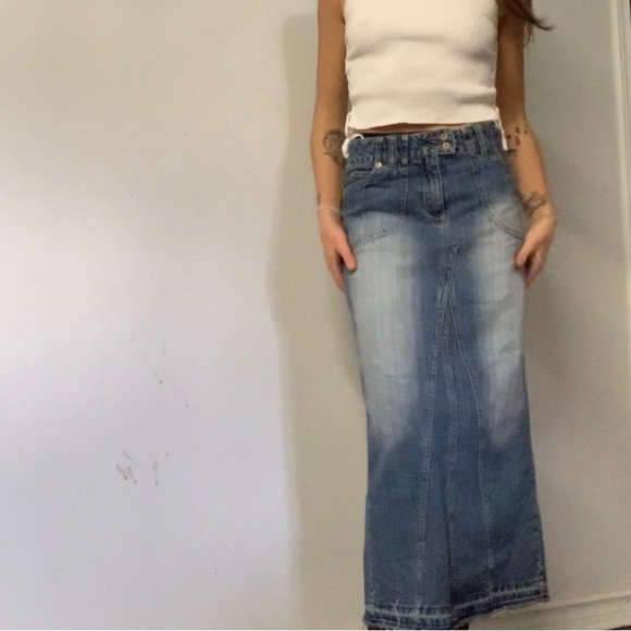 Y2K 2000’s Denim Maxi Skirt - Picture 4 of 10